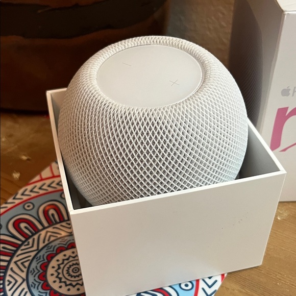 Apple HomePod Mini - Picture 2 of 5